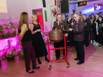 Der Ball Bild 35
