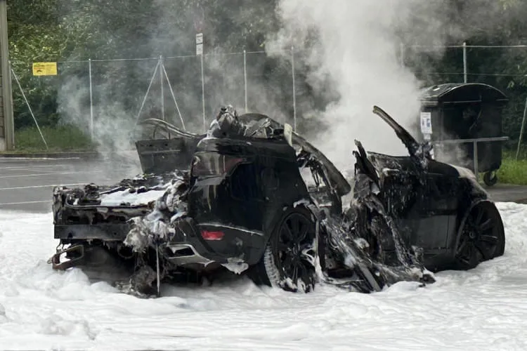 Einsatz-Brand-PKW Einsatz-Brand-PKW