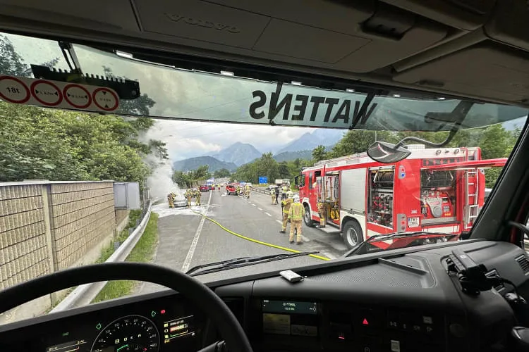 Einsatz-Brand-Fahrzeug Einsatz-Brand-Fahrzeug